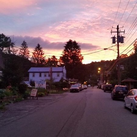 The Wheelhouse Inn Pine Hill Exterior foto