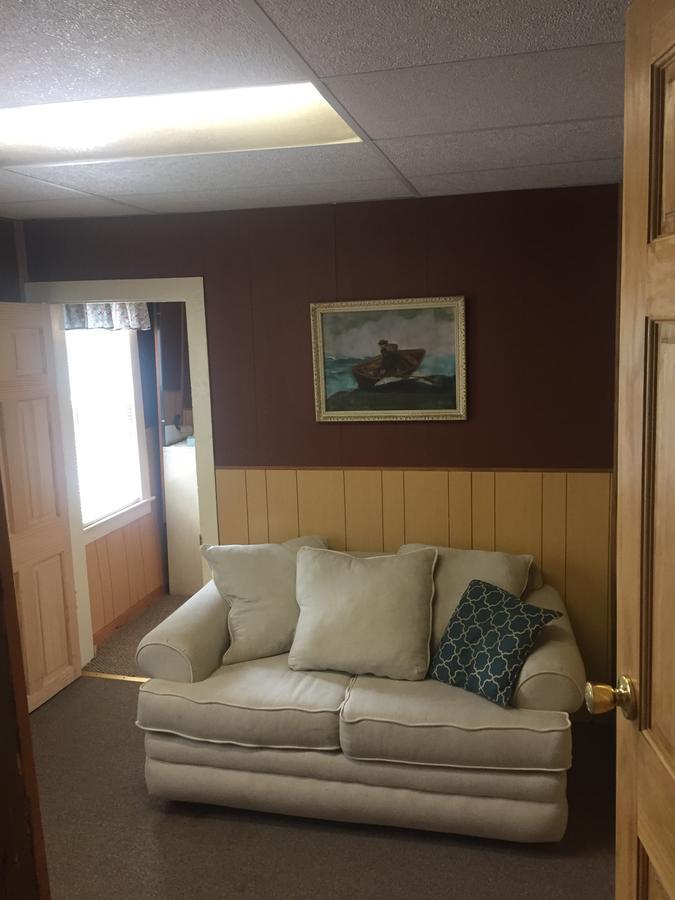 The Wheelhouse Inn Pine Hill Exterior foto