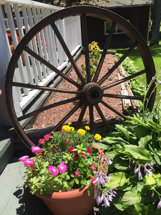 The Wheelhouse Inn Pine Hill Exterior foto